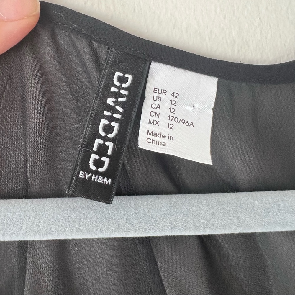 H&M Sheer Top - Picture 3 of 4
